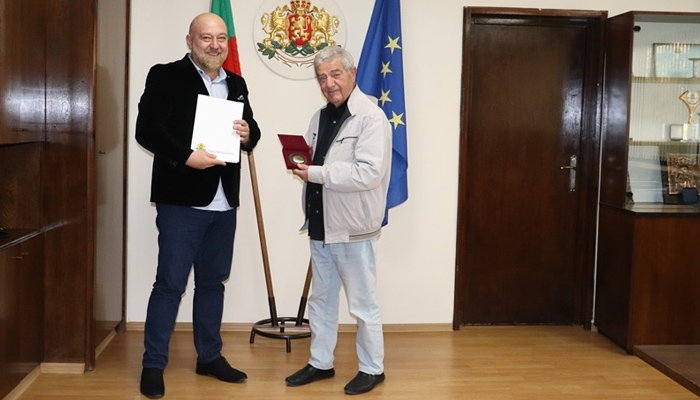 Стефан Цанев е роден през 1936 година в село Червена