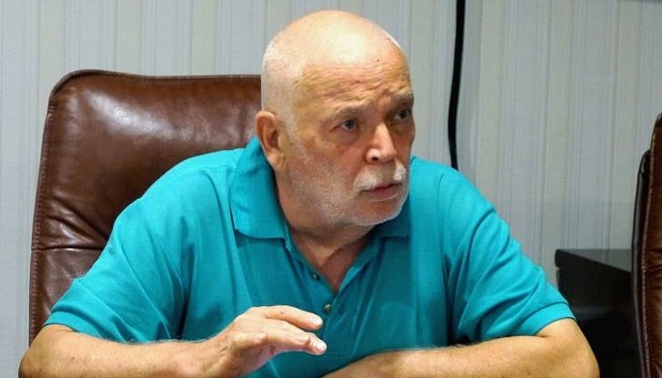 При 9 милиона преди 35 години, имахме 240 депутати, при