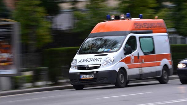 Пострадали са 4-ма младежиТежка катастрофа на входа на Благоевград, предава .По първоначална