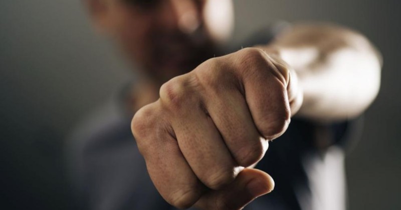 Мъжът е нападнат до блок Чинар“ от негови познати, с които