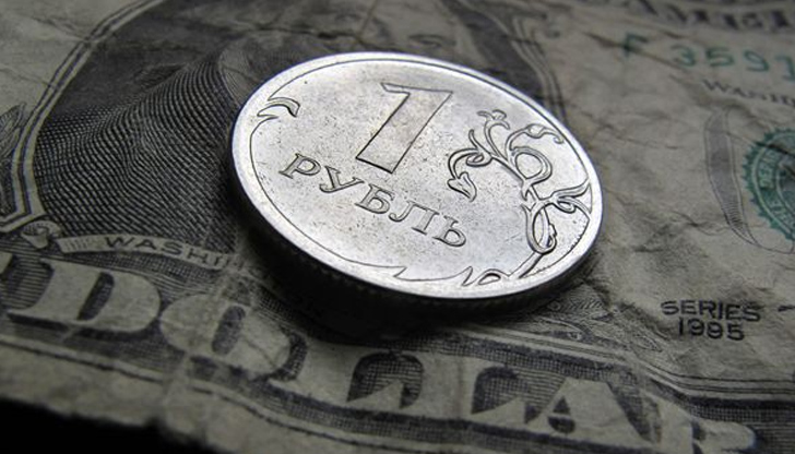 Геополитическите и санкционни рискове нанесоха удар върху руските пазариРуската рубла