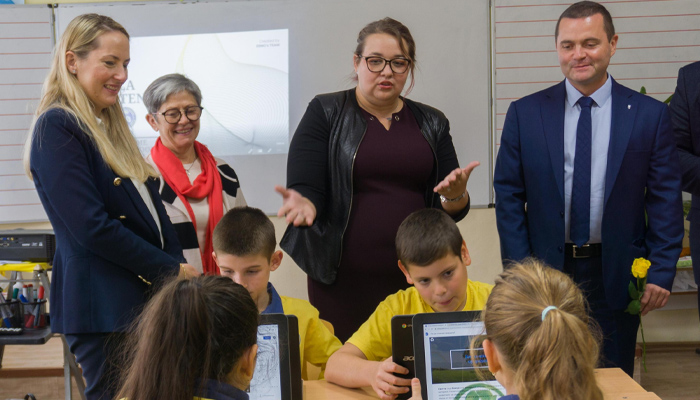 В ОУ Никола Обретенов“ деца демонстрираха приложението на новите технологии