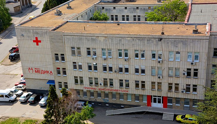 Ударната вълна разрушила една от стените на кухнята, докато жената