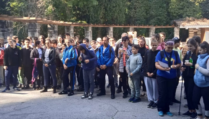 Маршрутът е дълъг 7,5 кмПовече от 250 ученици, студенти, ветерани