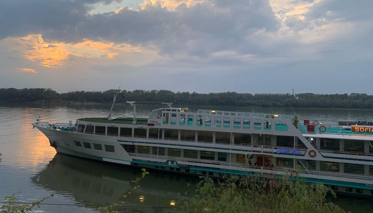 Корабът София“ се мести в НидерландияРесторант CRAZY FISH“ на кораб