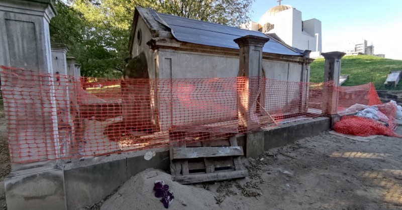 Към приключване са и дейностите по измазване на вътрешността на