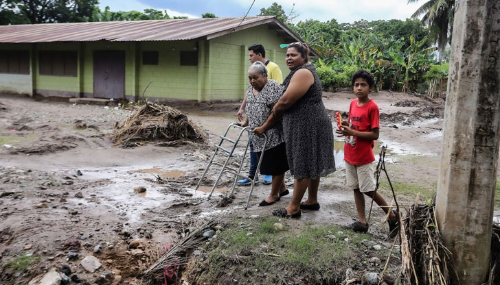 Скоростта на вятъра достига 38 метра в секундаУраганът Джулия удари
