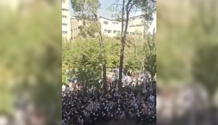 Ебрахим Раиси бе на посещение в университета в ТехеранПродължават протестите срещу