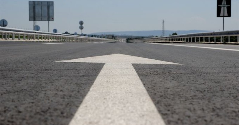 В нея е предвидено изграждане на железопътна връзка между България