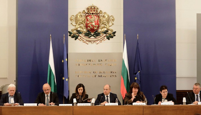 Синдикатите изразиха несъгласие със запазването на минималната работна заплата на