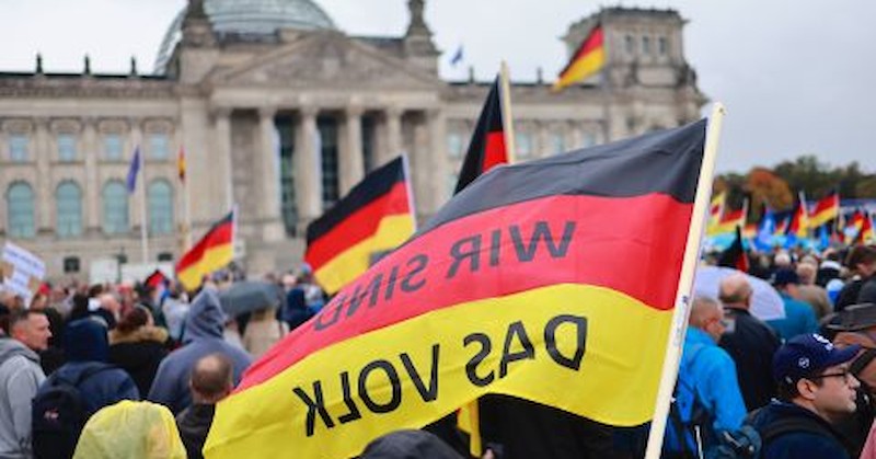 Общо три протеста се състояха в германската столицаХиляди протестираха в