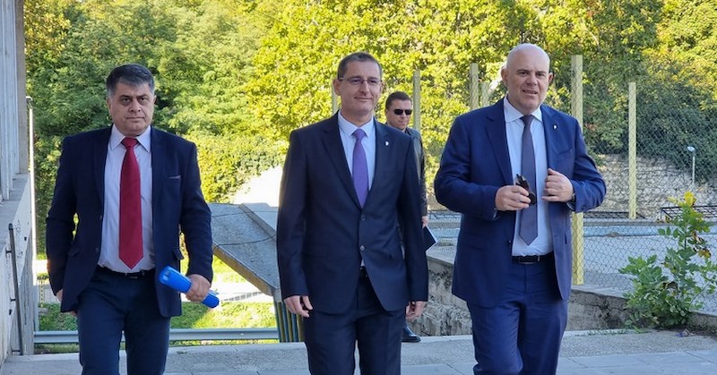 Някой е подвел министъра на вътрешните работи и му е