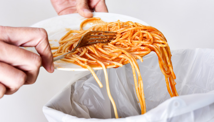 В момента в Русе ресторантьорите предават остатъчната храна на фирми, които