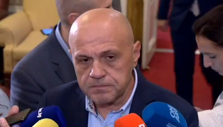 Правилно е решението на Румен Радев да не бърза с мандатаЩе