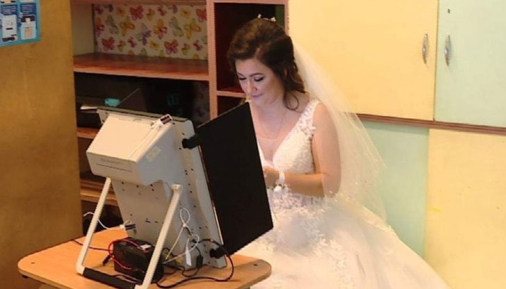 Десислава и Теодор пуснаха гласа си в сватбени одеждиДва избора