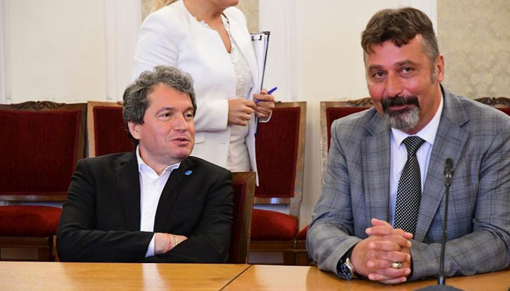 “Има такъв народ напусна първо - заради Северна Македония, и