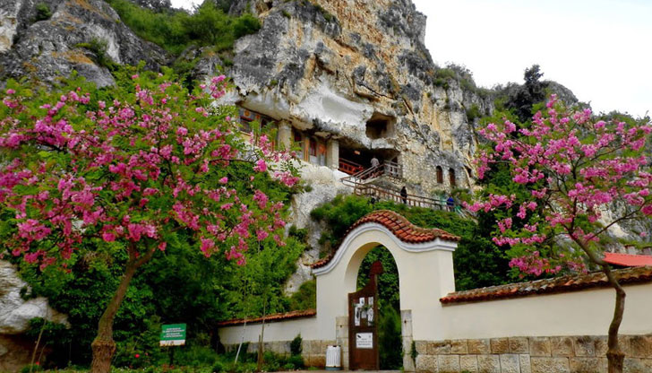 Денят е и храмов празник на църквата в единствения действащ