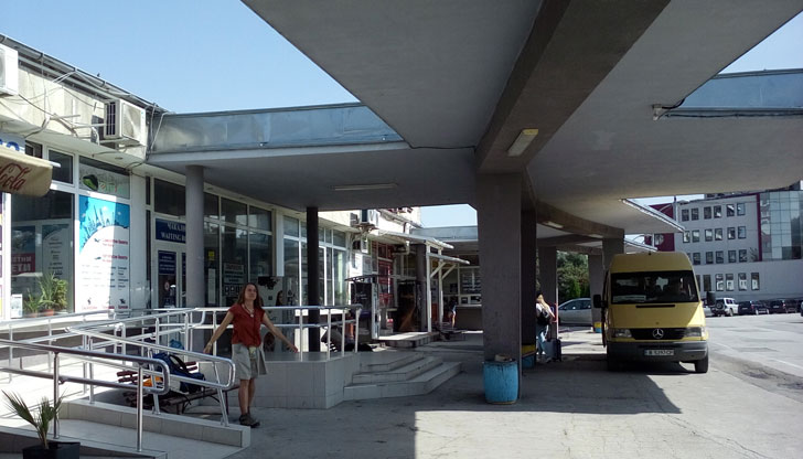 Двете автогари са начални и крайни спирки на всички маршрути