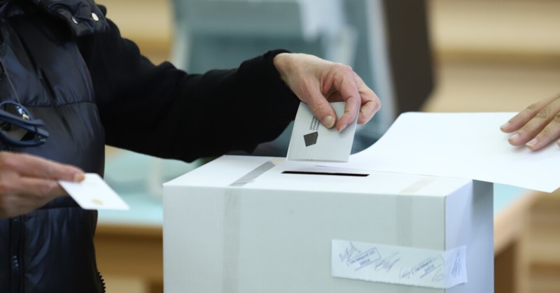 Изборният ден продължава до 20:00 часа30,8% е избирателната активност към