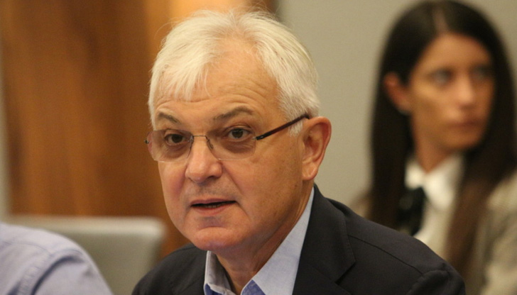 Пожелавам сили на Вежди Рашидов, допълни юристътНе е лесна работа управлението