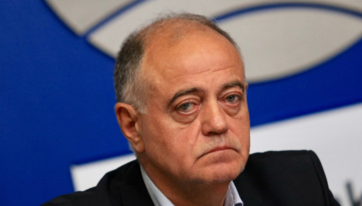 Той е резултат от дългогодишната кадрова търговия по времето на