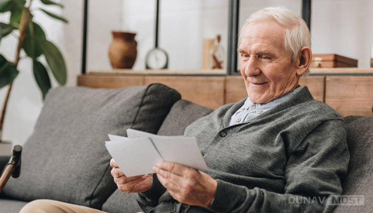 Пенсионерите с най-ниски пенсии ще получат допълнително около 450 евроСлед