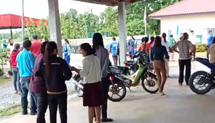 Жертвите са както деца, така и възрастниНай-малко 34 души са