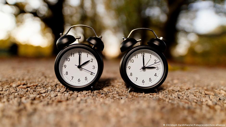 Изкуственото местене на часовниците е едно объркване, което ние се