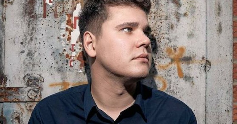 Петунин, който пише песни и се изявява под псевдонима Walkie