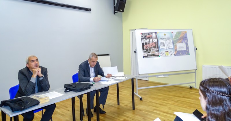 С лекция пред осмокласници от СУПНЕ Фридрих Шилер“, Окръжен съд