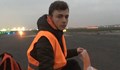 Екоактивисти се залепиха на писта и спряха полетите на летище в Берлин
