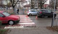 Шофьор "помете" възрастно семейство на пешеходна пътека в Русе