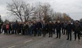 Над 200 души затвориха с жива верига пътя София - Русе