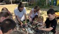 Детска бригада се посвети в тънкостите на градинарството и пчеларството