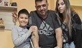 Самотен баща с тежко заболяване се бори за нормален живот