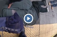 Спасиха мъж секунди преди да бъде блъснат от влак на метрото в Ню Йорк