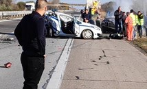 Лек автомобил се заби в патрулка на АМ "Тракия"