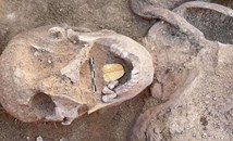Археолози откриха мумии със златни езици в некропол в делтата на Нил
