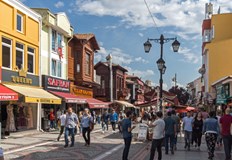 Търговията не спира а особено в почивните дниЗначително поскъпване на цените