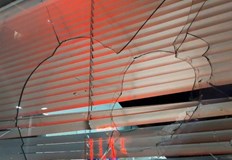 Клубът е с разбити прозорци от хвърлени камъниЗа пореден път