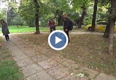 Днес той е боклукчия но е щастлив когато има работаВ