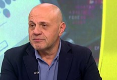 Най лошото е ако допуснем едната група да победи над другата