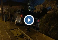 Инцидентът стана в нощта срещу вторник14 годишен младеж се вряза в