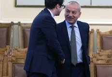 Служебният премиер допълни че политиката по доходите трябва да се разработва