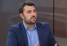 Според него по голямата част от хората не вярват на машинитеСъотношението