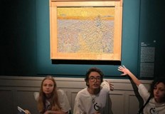 Климатичните активисти от Последното поколение заявиха че нападението е извършено