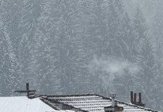 Оръдията за изкуствен сняг в Пампорово работят от тази нощСняг