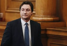 С въвеждането на смесено гласуване с хартиени бюлетини и