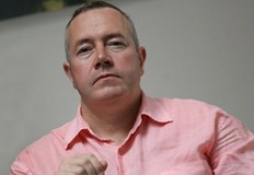 Хората живеят в среда напомняща бандитските 90 те години и в