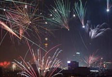 Хората не смятат да се отказват от празничната заря независимо